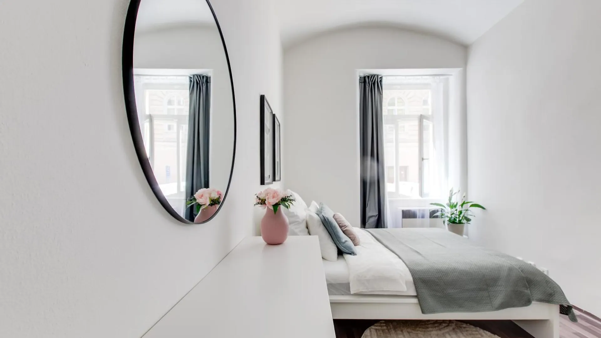 Chic And Modern Apartments Praag