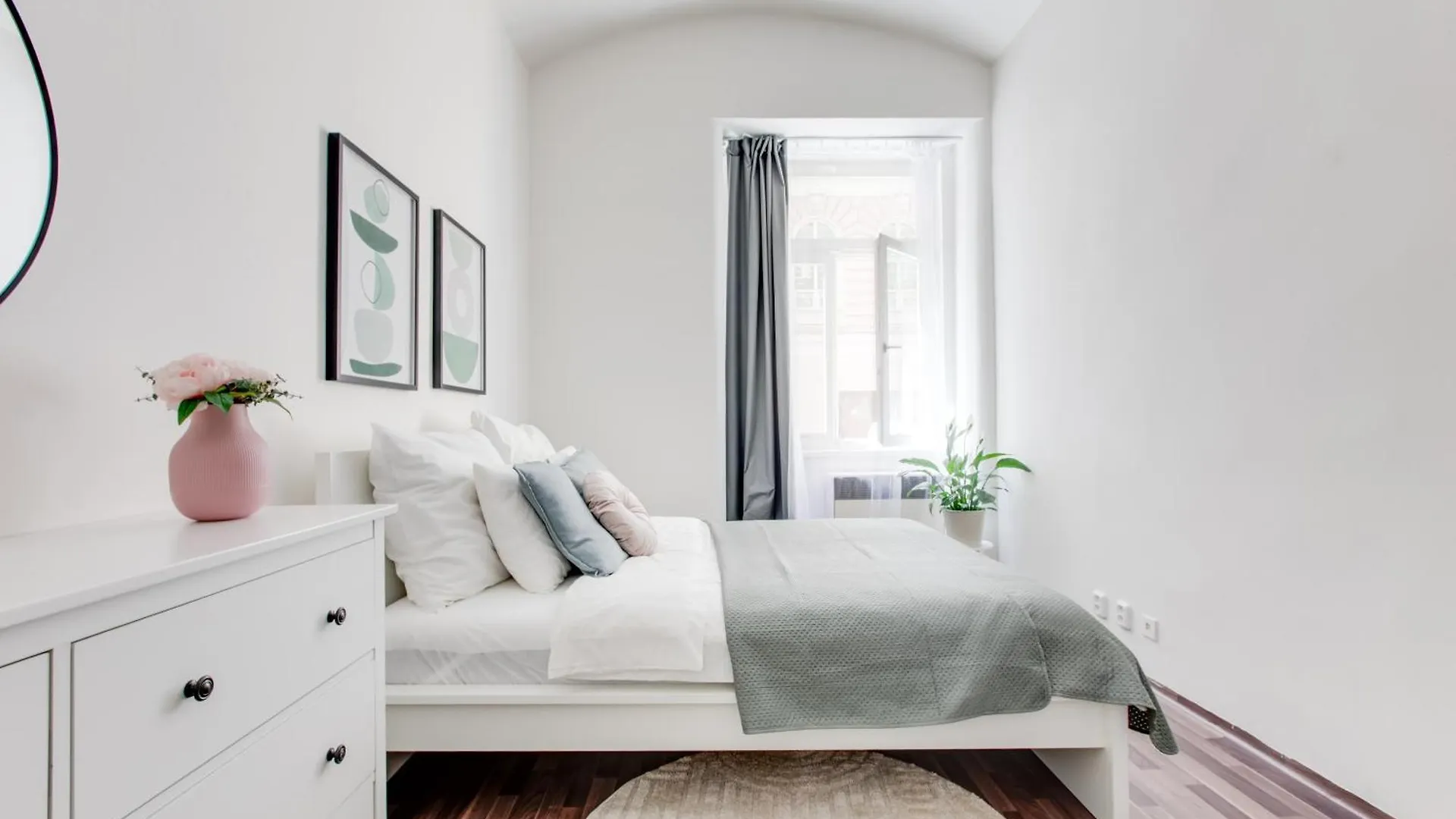 Chic And Modern Apartments Praag